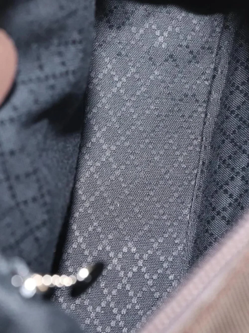 Gucci brand	gucci color	brown